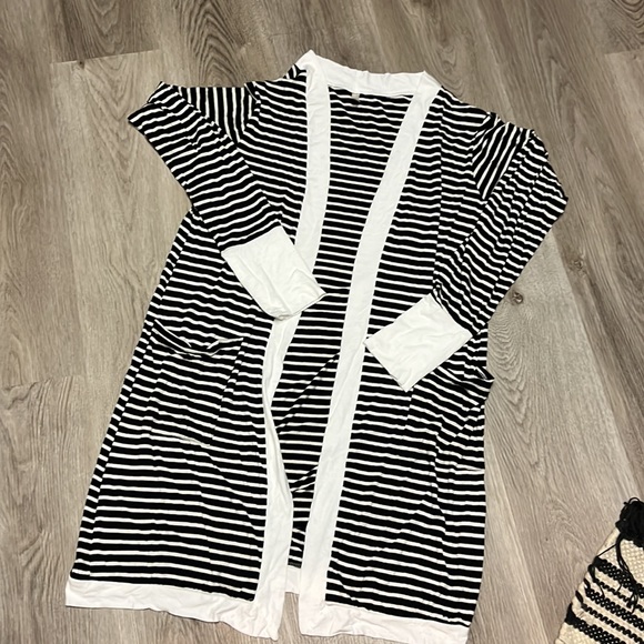 Lightweight Cardigan - Picture 2 of 5